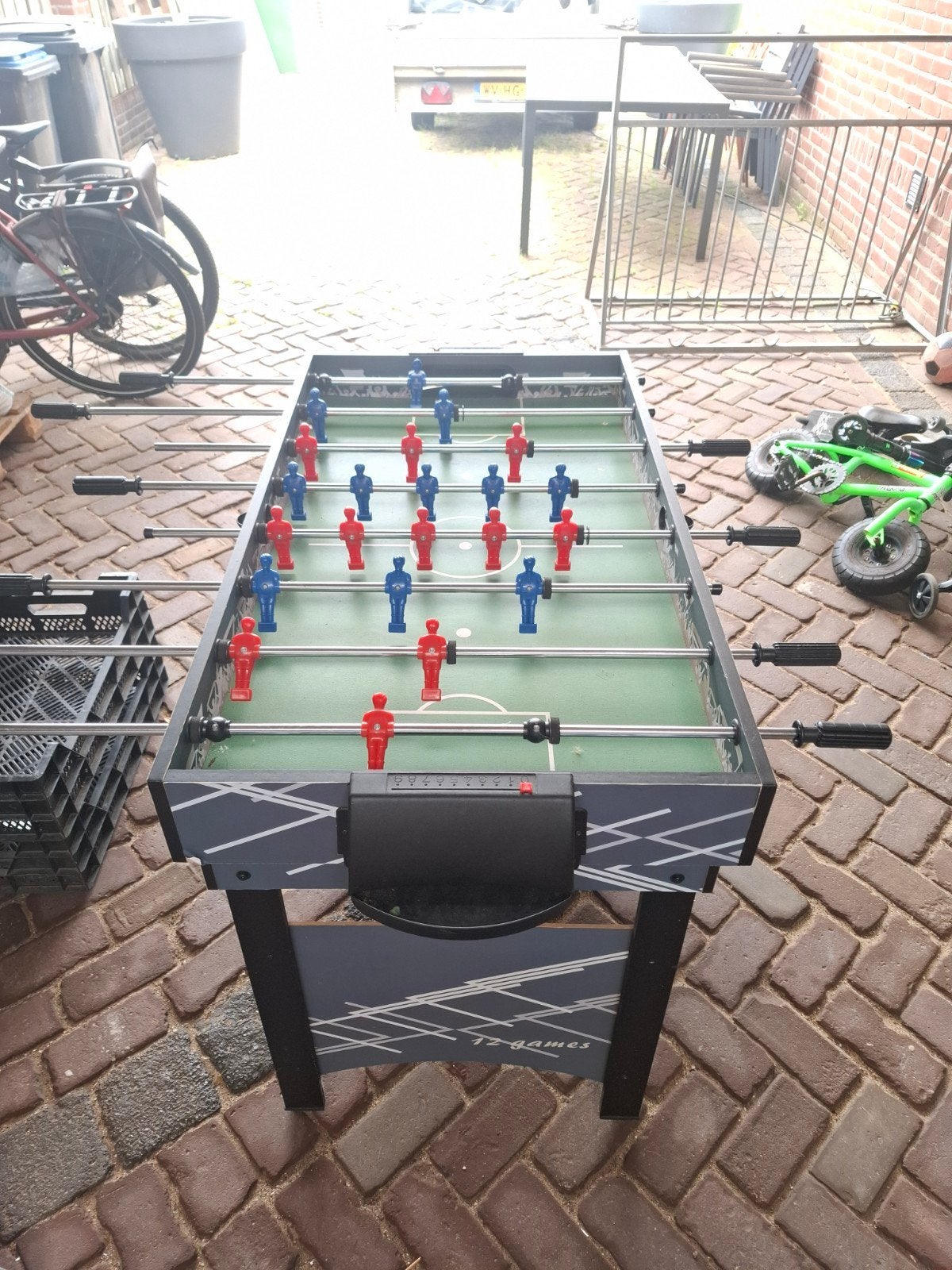 Voetbaltafel met 12-in-1 spellen (zonder accessoires), Ophalen