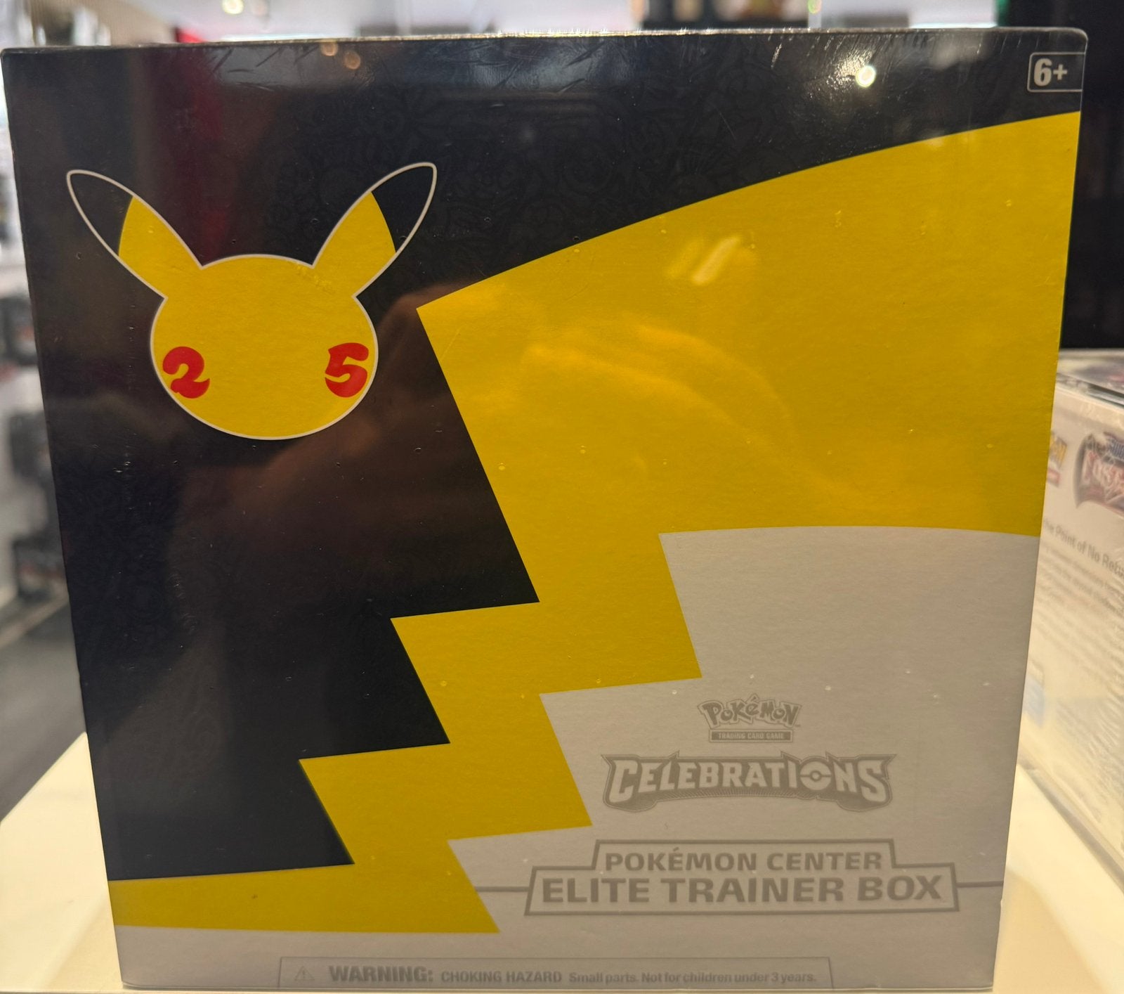 Pokemon Celebrations Pokemon Center Elite Trainer Box Etb, Ophalen, Zo goed als nieuw