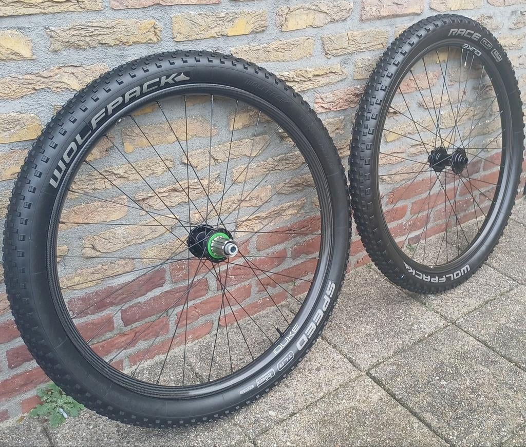 MTB Wielset Mountainbike wielen carbon custom made, Fietsen en Brommers, Fietsonderdelen, Wiel, Ophalen of Verzenden, Zo goed als nieuw