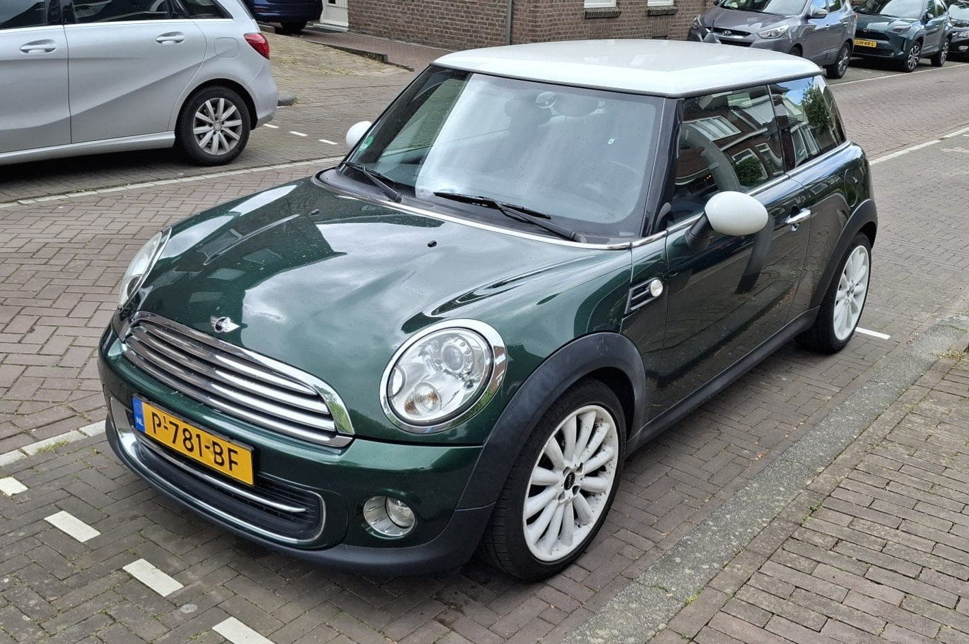Mini Cooper 1.6 bouwjaar 2011 Groen, Auto's, Mini, Voorwielaandrijving, 40 €/maand, Zwart, 4 cilinders