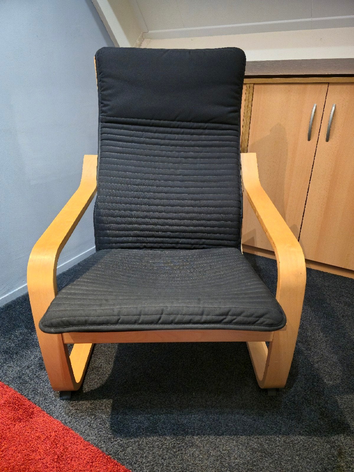 IKEA POÄNG Fauteuil - Berkenfineer/Knisa Zwart, Ophalen, Hout, Modern, Scandinavisch, 75 tot 100 cm