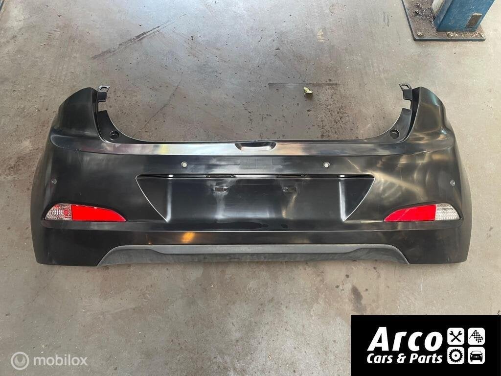 Hyundai i20 2017 Achterbumper Zwart IMITATIE, Gebruikt, Ophalen of Verzenden, Achter, Hyundai
