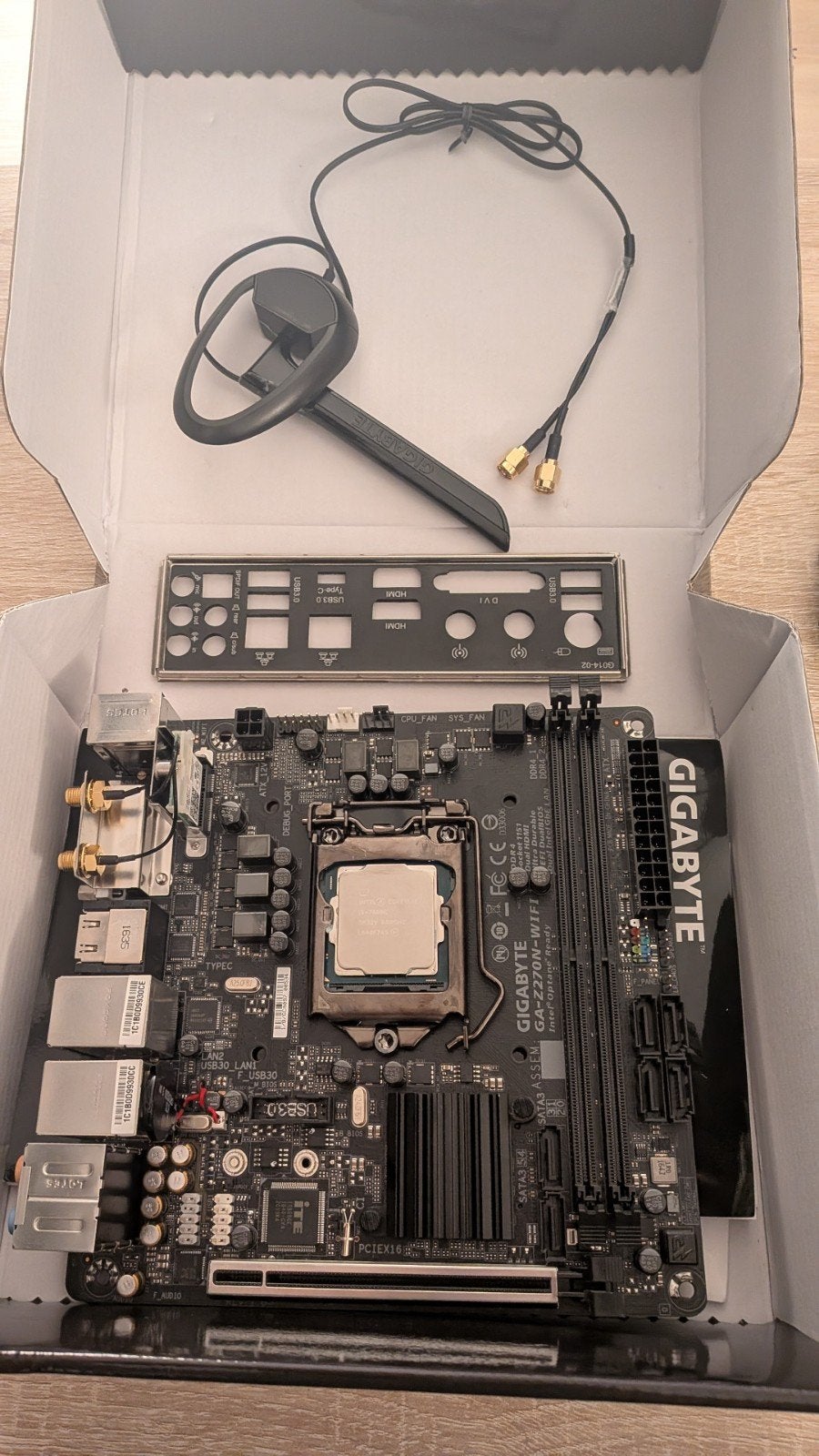 Gigabyte GA-Z270N-WIFI moederbord met Intel Core i5-7600K, Computers en Software, Ophalen, Gebruikt, LGA 1151, DDR4