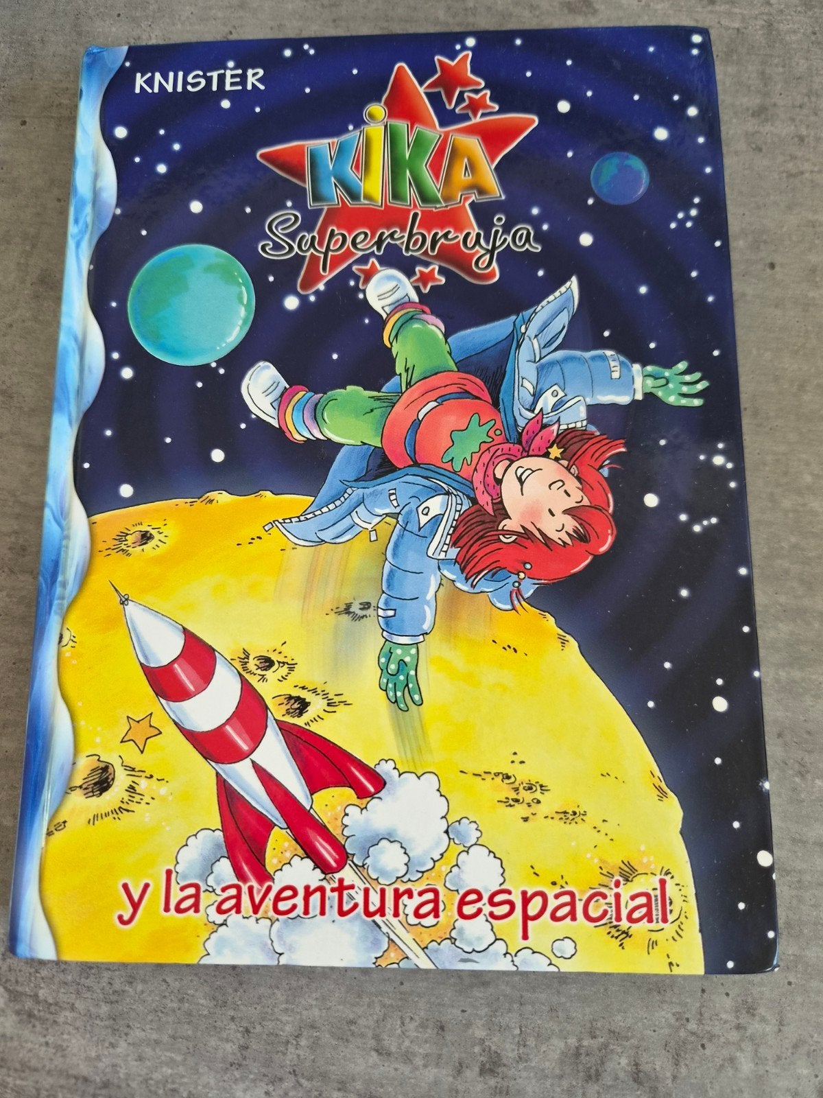 Kika Superbruja y la aventura espacial - Kinderboek, Ophalen of Verzenden, Gelezen, Knister, Fictie