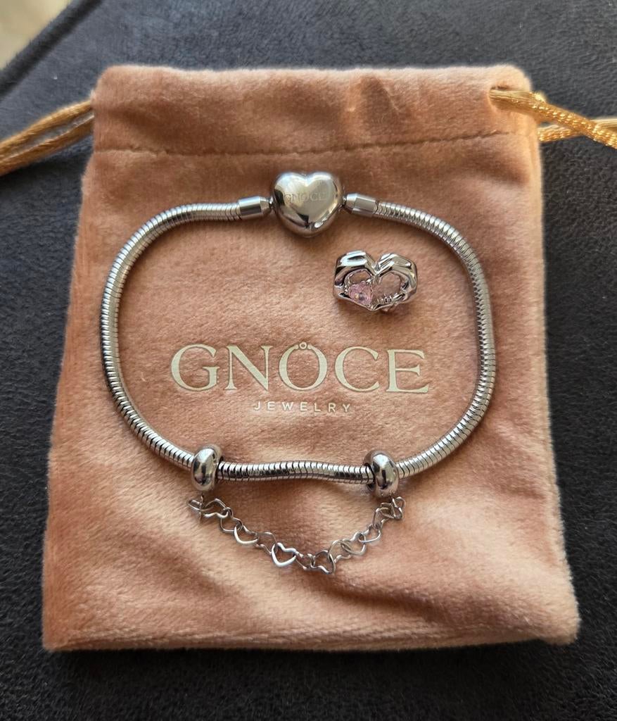 Gnoce armband met bedel harthanden Zilver, Sieraden, Tassen en Uiterlijk, Ophalen, Nieuw, Met bedels of kralen, Zilver