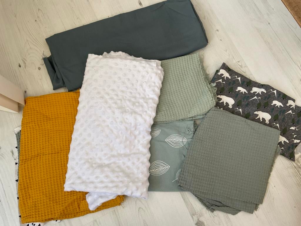 Stoffen: wafelstof, oker geel, groen, wit, grijs, Hobby en Vrije tijd, Stoffen en Lappen, Overige materialen, Gebruikt, Geel, Ophalen of Verzenden