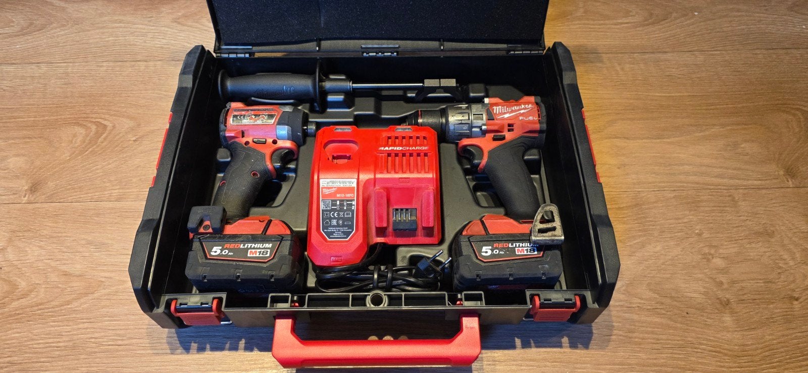 Milwaukee M18 FPP2A3-502X Boor- en Schroefmachine Set, Doe-het-zelf en Verbouw, Ophalen, 600 watt of meer, Boor- en Schroefmachine