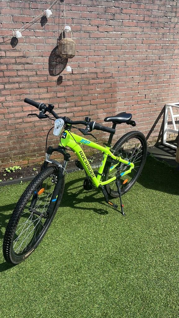 Rockrider ST 100 Mountainbike - Neon Groen 27.5'', Fietsen en Brommers, Fietsen | Heren | Herenfietsen, Versnellingen, Zo goed als nieuw