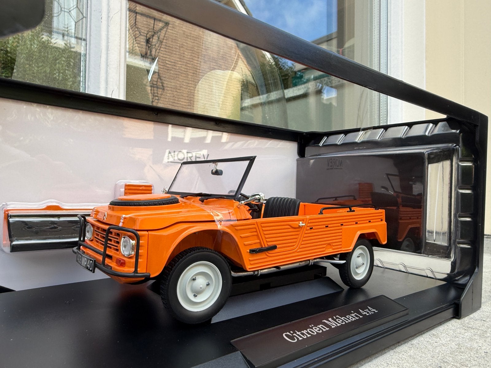 1:18 Citroen Mehari 4x4 Kirghiz Orange 1979 Norev 181654, Hobby en Vrije tijd, Auto, Norev, 70-72 Av. de Bohlen, Vaulx-en-Velin, 69120, France