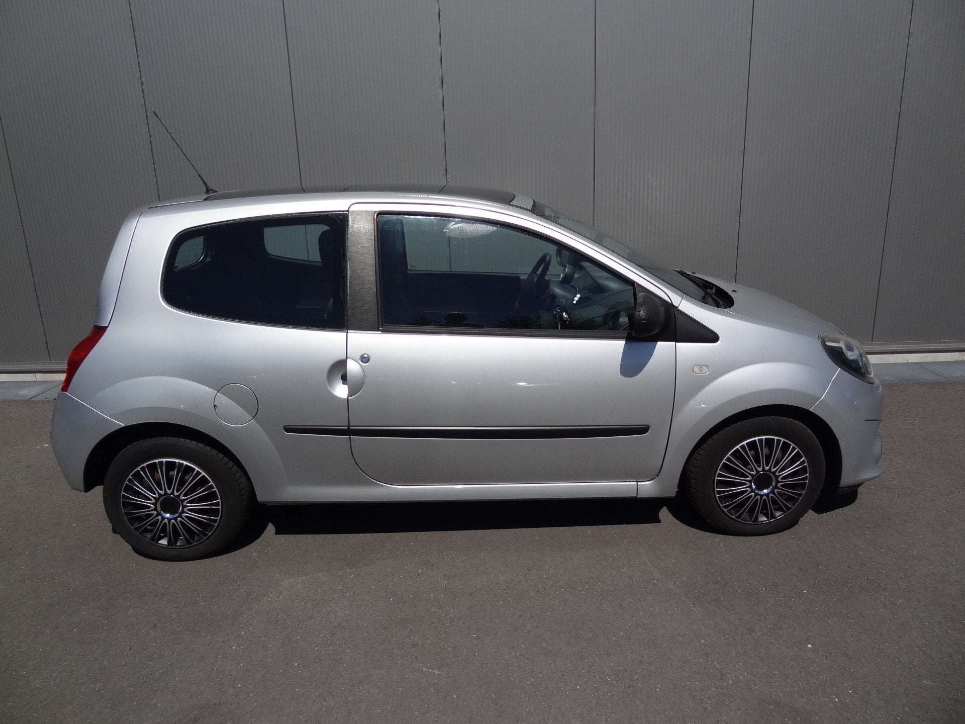 Renault Twingo 1.2 | PANO | AIRCO | NL-AUTO (bj 2008), Voorwielaandrijving, Gebruikt, 31 €/maand, 4 cilinders