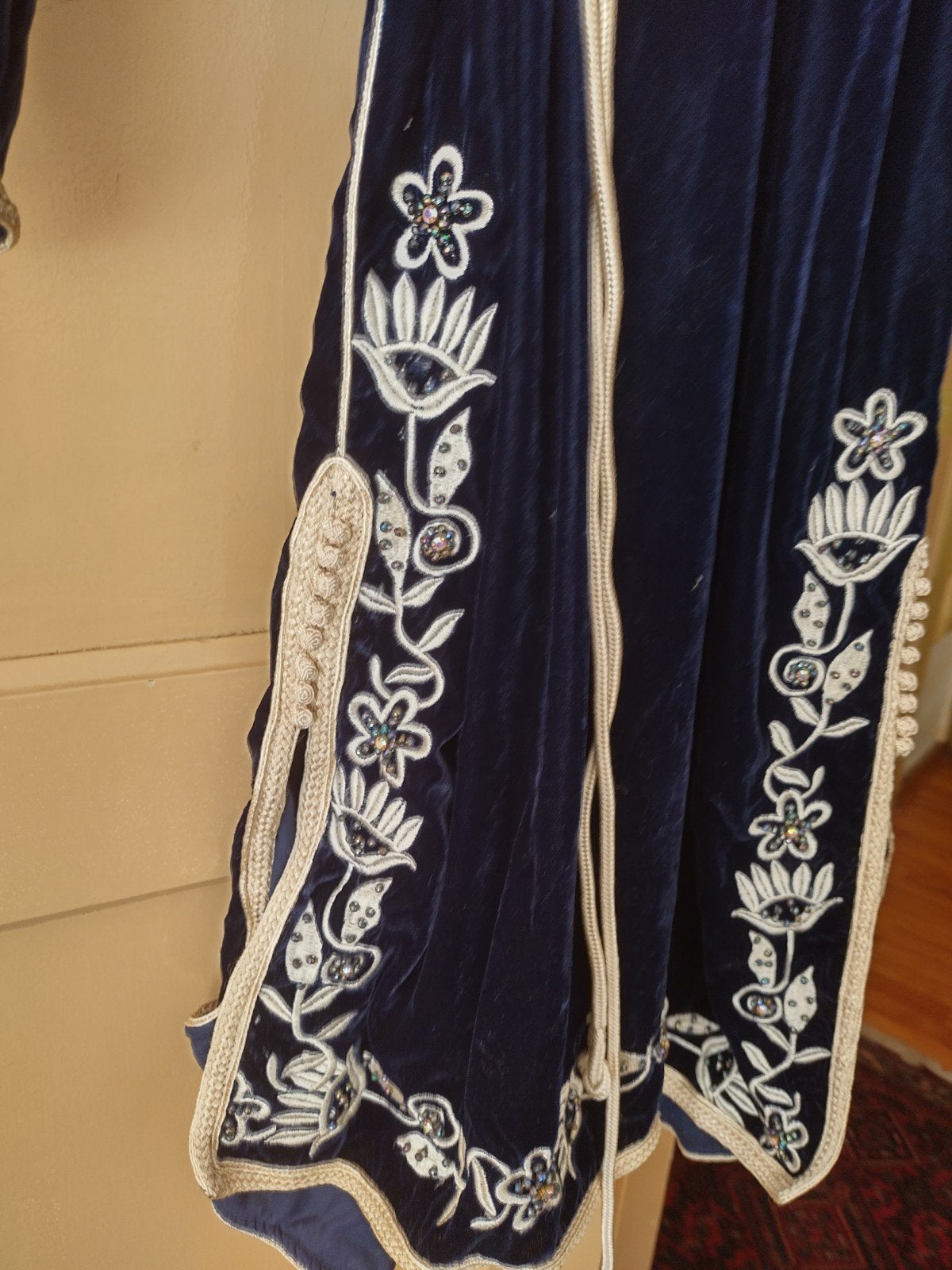 Prachtige fluwelen kaftan met borduursels, Maat 38/40 (M), Blauw, Ophalen of Verzenden, Knielengte