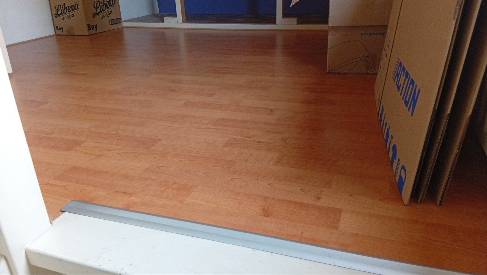 GRATIS gebruikte laminaatvloer warme eik tint (ca. 30 m²), Ophalen, Gebruikt, 10 m² of meer, Hout