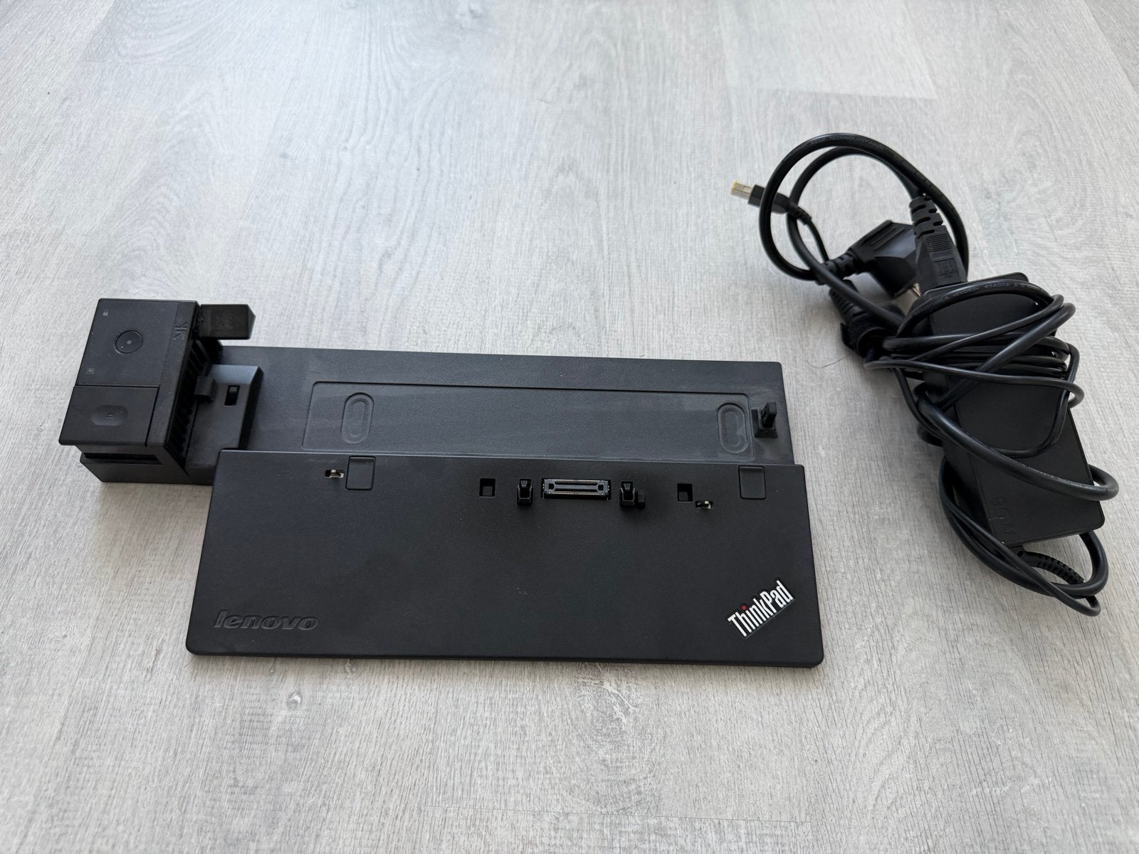 Lenovo ThinkPad Ultra Dock (Type 40A2) met adapter, Computers en Software, Dockingstations, Gebruikt, Docking station, Laptop
