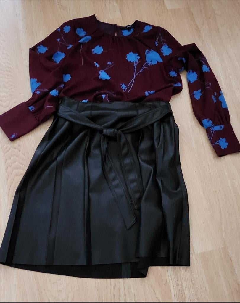 Mooie imitatie leren  rok en viscose blouse, GOEDKOOP!, Ophalen of Verzenden, Zo goed als nieuw