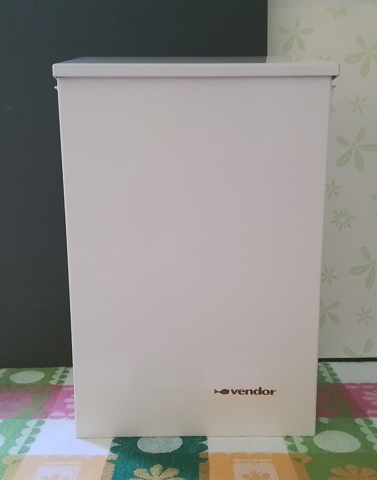 Witte Vendor bus - Z.G.A.N. (H35xB22xD12 cm), Tuin en Terras, Ophalen of Verzenden, Zo goed als nieuw, Staal, Wandbrievenbus