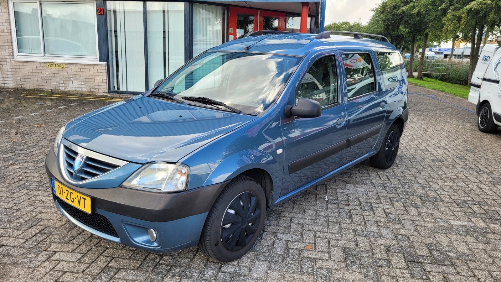 Dacia Logan 1.6 77KW MCV 5P 2008 nw apk/airco/nap/ruime auto, Auto's, Stof, Zwart, 4 cilinders, Logan