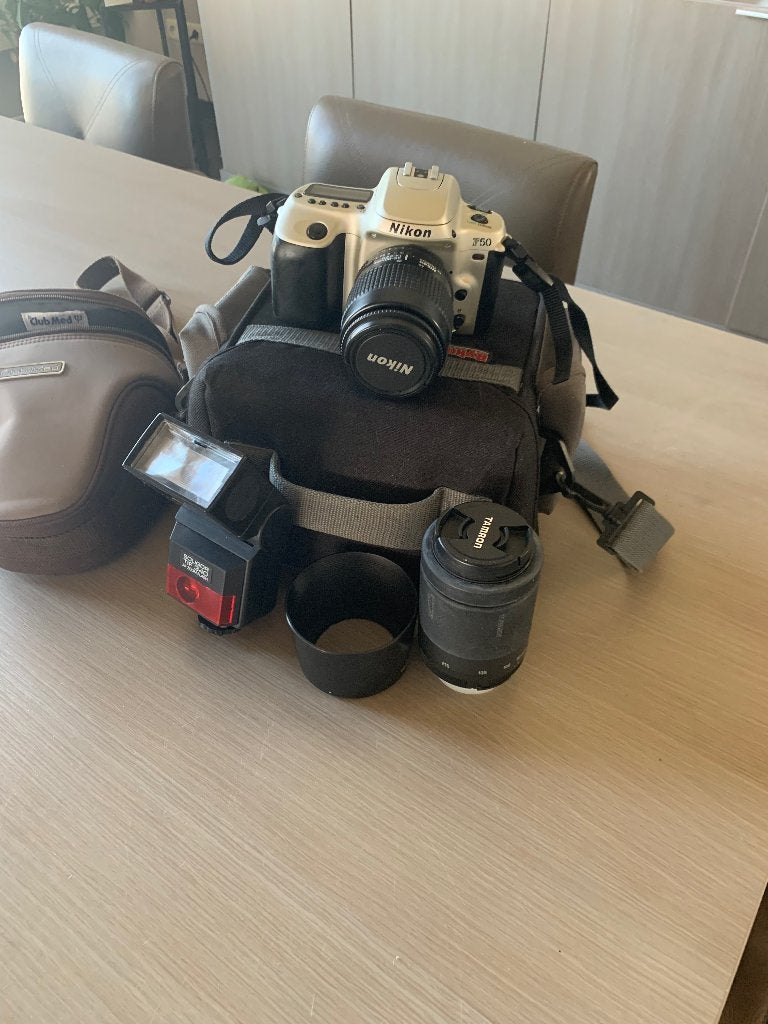 Nikon F50 spiegelreflexcamera met accessoires, Ophalen, Zo goed als nieuw, Overige merken