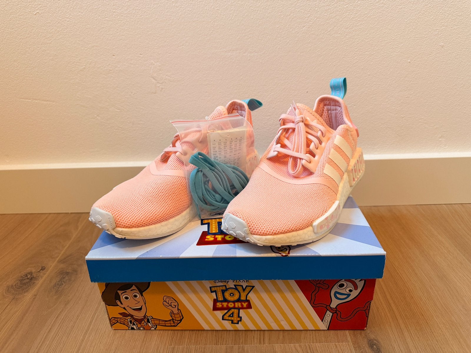 Unieke Disney Pixar x Adidas NMD_R1 'Bo Peep' | Maat 38, Nieuw, Ophalen of Verzenden, Sneakers of Gympen, Roze
