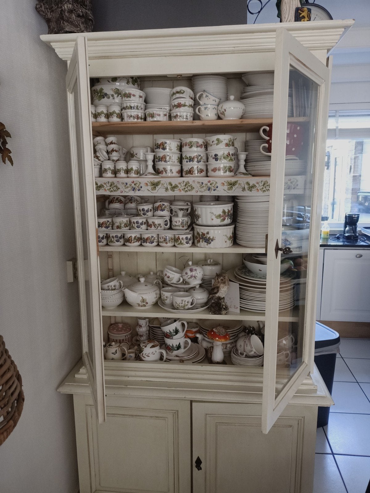 vitrinekast teab, Huis en Inrichting, Kasten | Vitrinekasten, Ophalen, 50 tot 100 cm, 25 tot 50 cm, 150 tot 200 cm