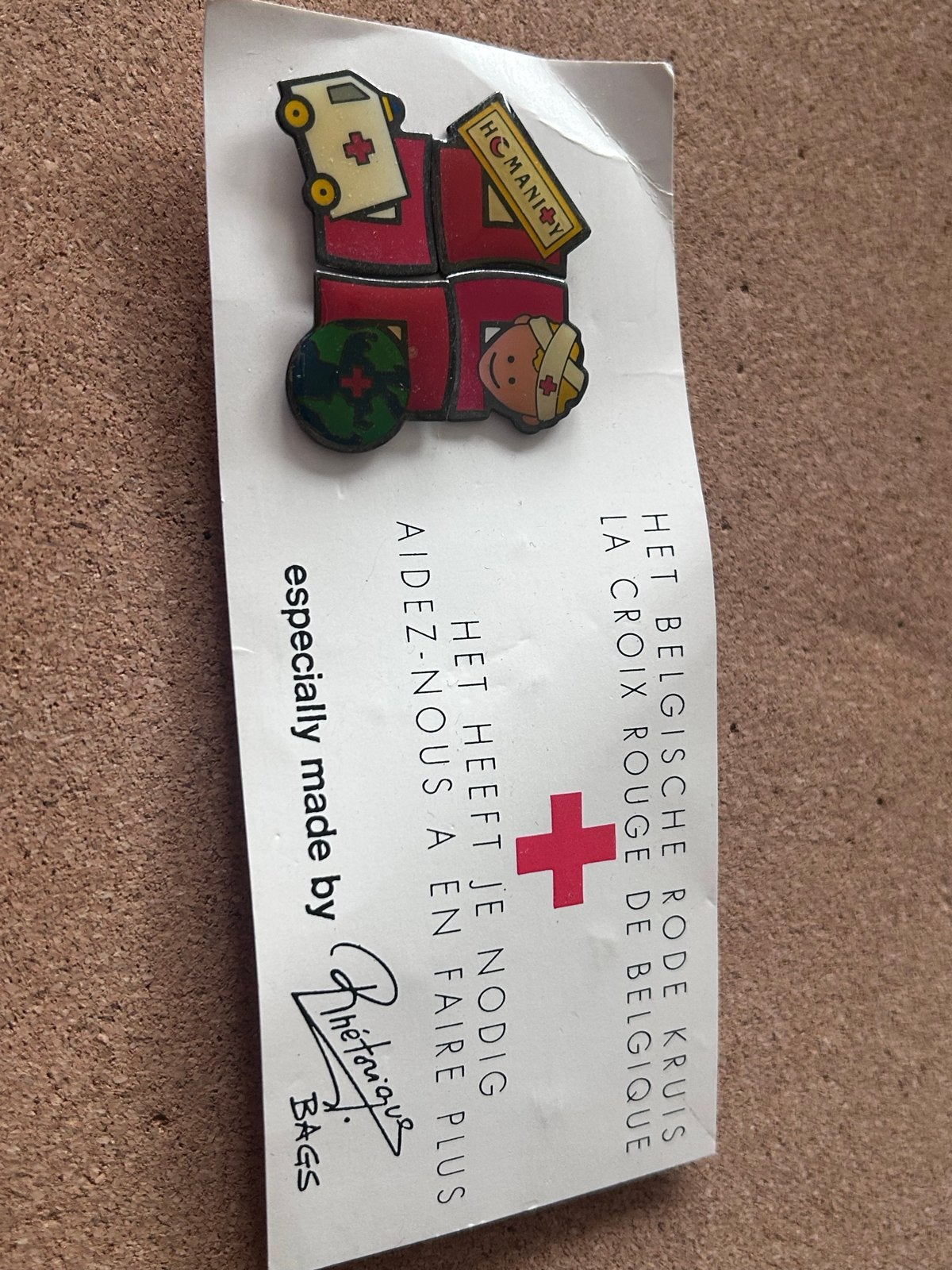 Vintage Rode Kruis Pin’s- 'Het heeft je nodig', Ophalen of Verzenden, Gebruikt, Overige onderwerpen, Speldje of Pin