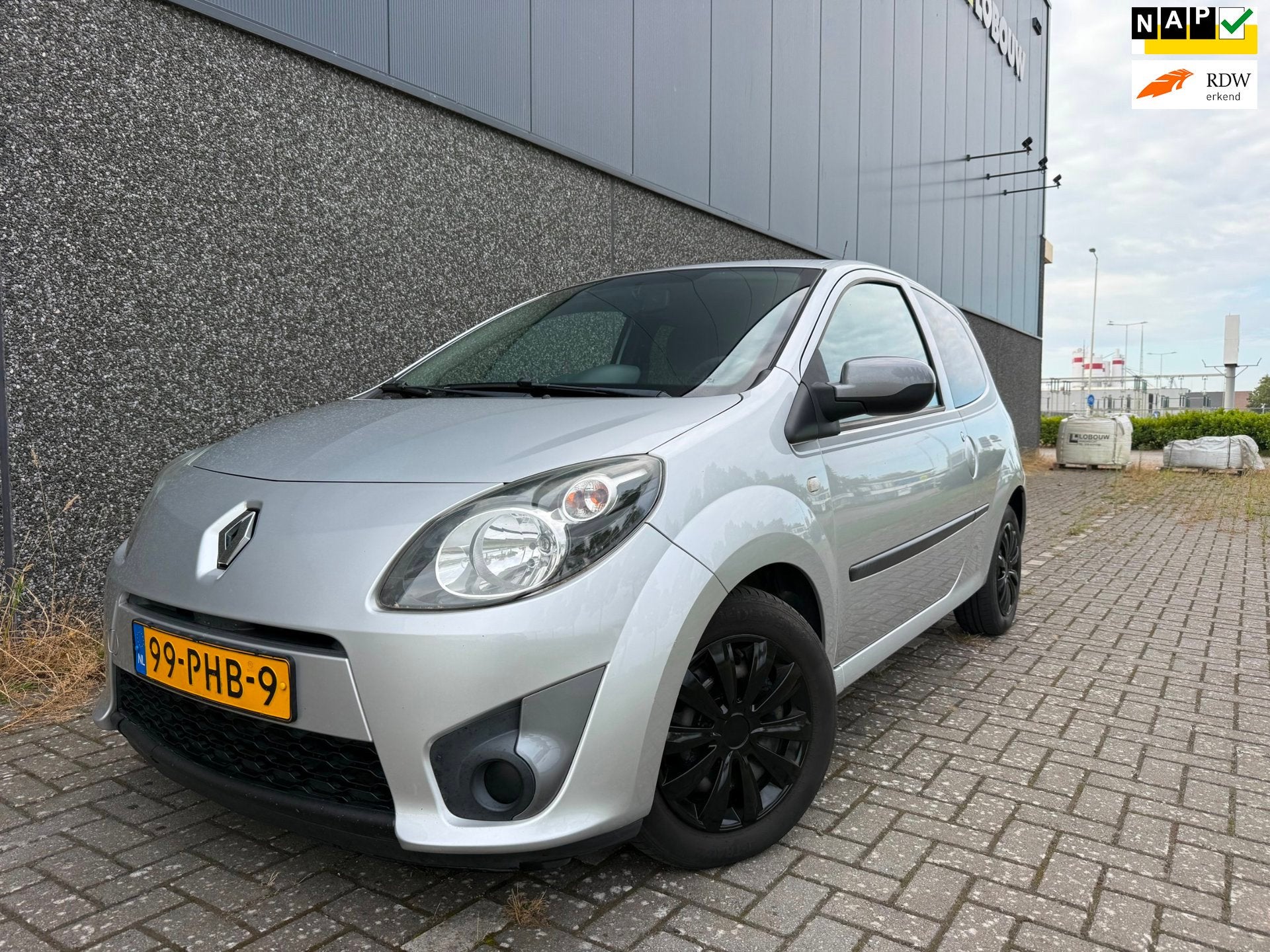 Renault Twingo 1.2-16V Collection/Recent nieuwe APK en beurt, Auto's, Gebruikt, Zwart, 4 cilinders, 4 stoelen