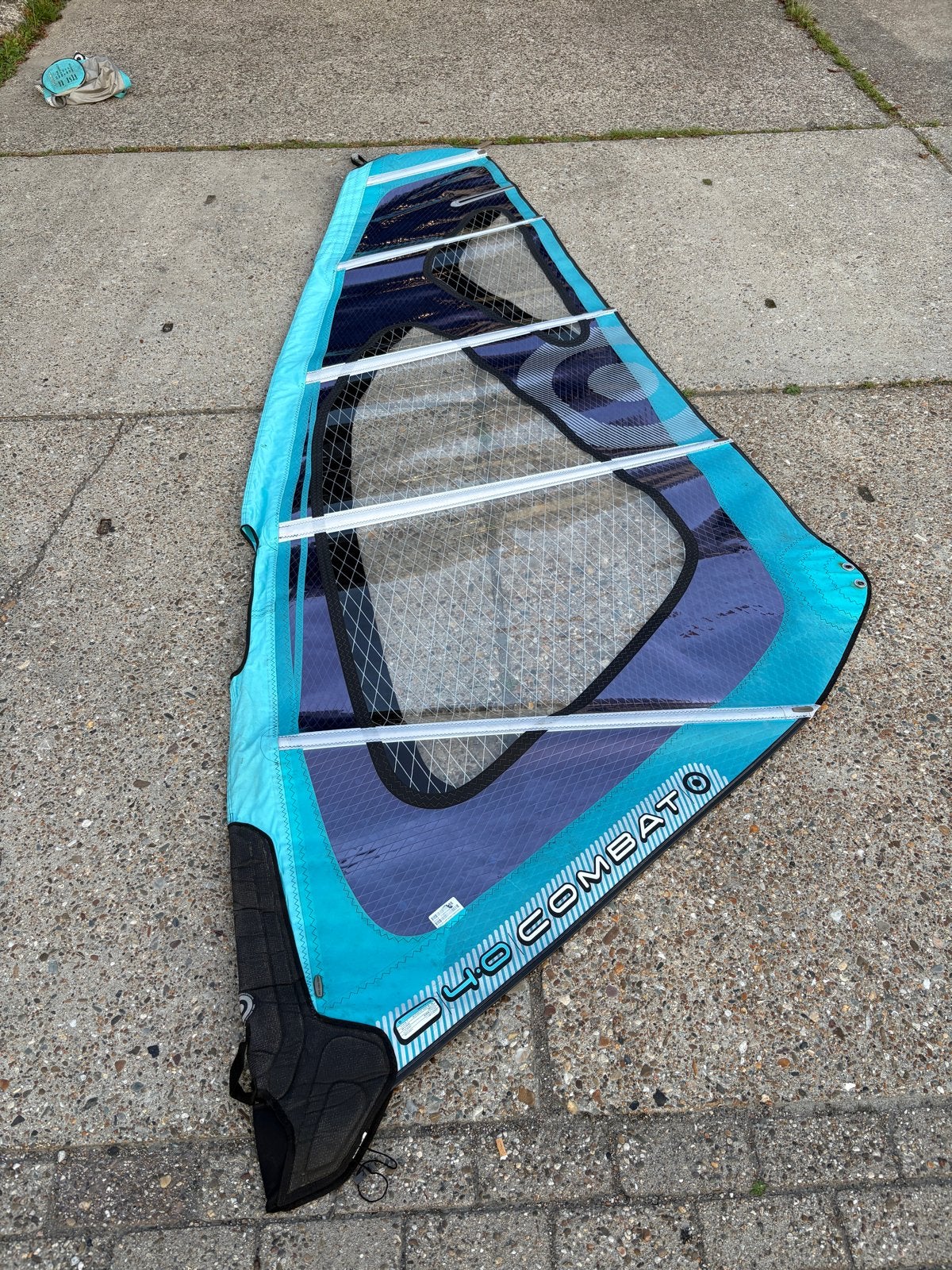 Windsurfzeilen Neilpryde Combat 4.0, Neilpryde 8.4, Simmer 4, Watersport en Boten, Windsurfen, Ophalen, 3.5 tot 5 m², Neilpryde