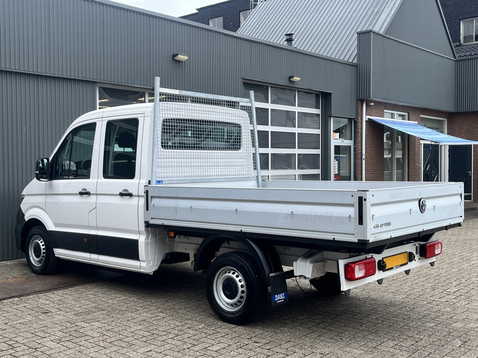 Volkswagen Crafter 35 2.0 TDI DC Open laadbak Airco Cruise c, Stof, Gebruikt, 4 cilinders, Volkswagen