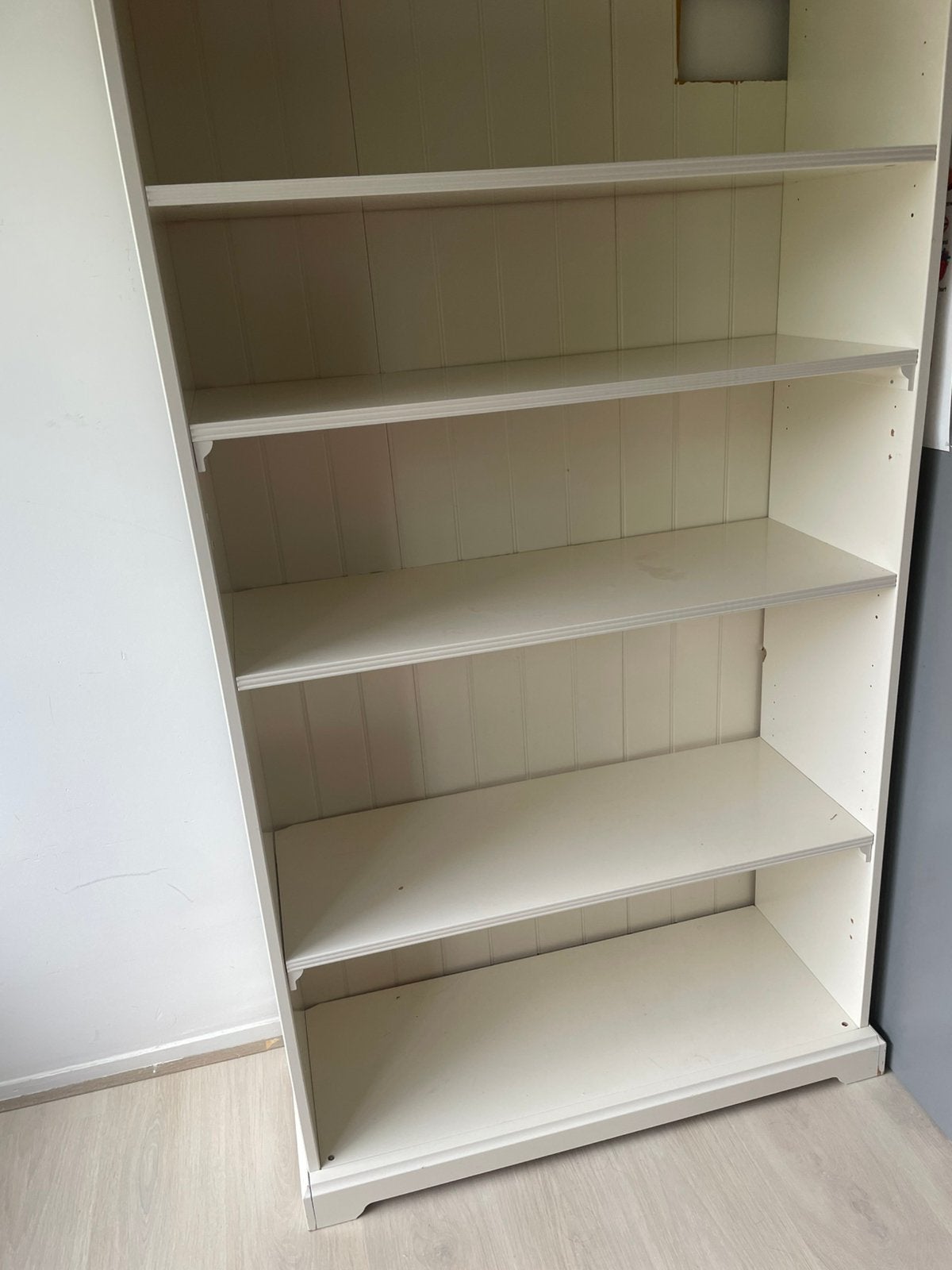 İkea Hemnes boekenkast MOET WEG, Huis en Inrichting, Kasten | Boekenkasten, Ophalen, Met plank(en), Gebruikt, Scandinavisch / landelijk – klassiek en tijdloos