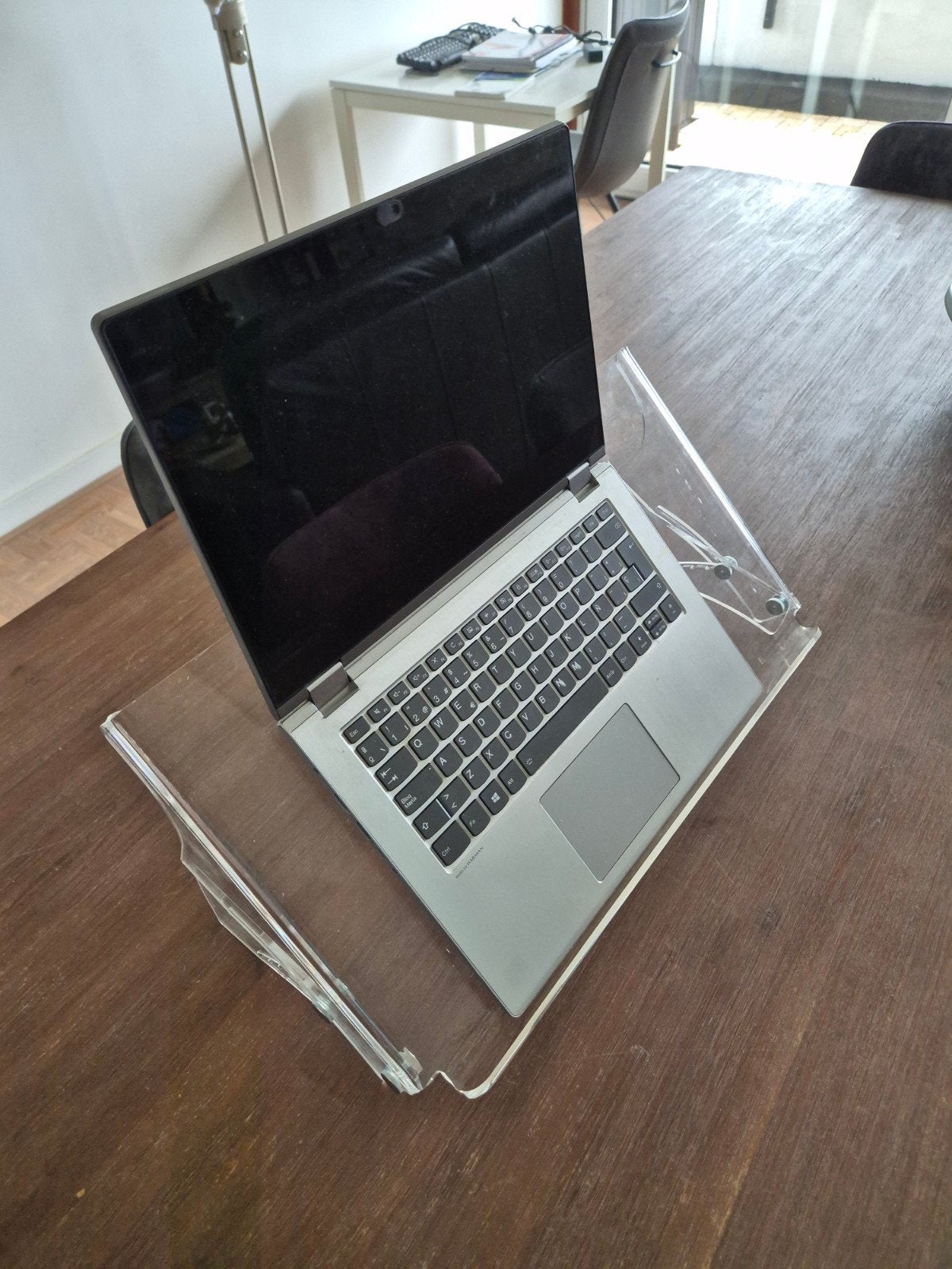 Laptopstandaard van plexiglas, verstelbaar, Ophalen of Verzenden, Zo goed als nieuw, Onbekend, In hoogte verstelbaar