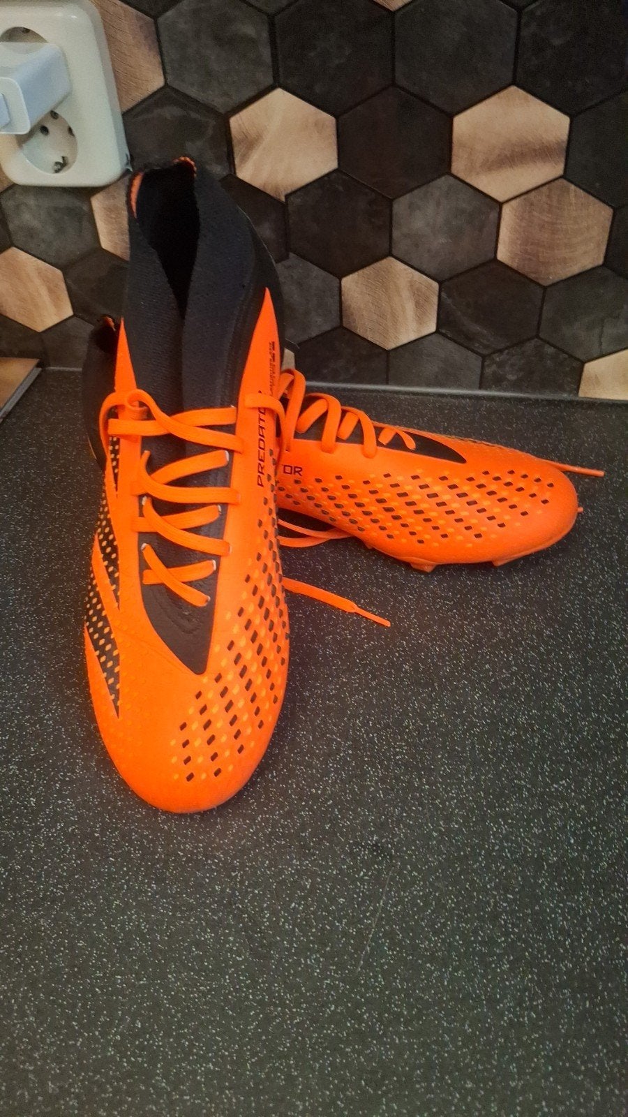Adidas Predator voetbalschoenen - Oranje, Maat XS of kleiner, Ophalen of Verzenden, Zo goed als nieuw, Schoenen