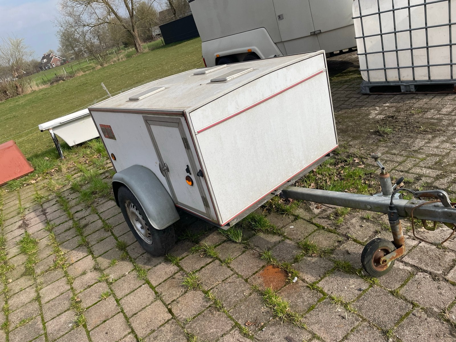Compacte honden aanhangwagen, Ophalen, Gebruikt