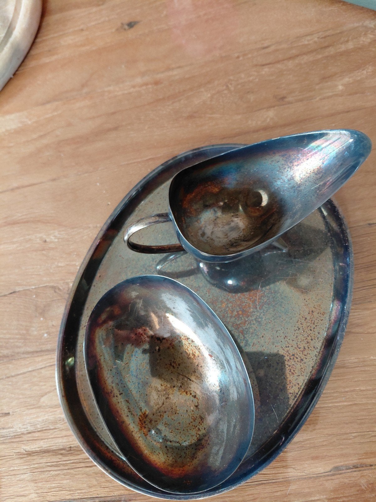 Vintage zilverkleurige schaal en sauskom op dienblad, Antiek en Kunst, Ophalen