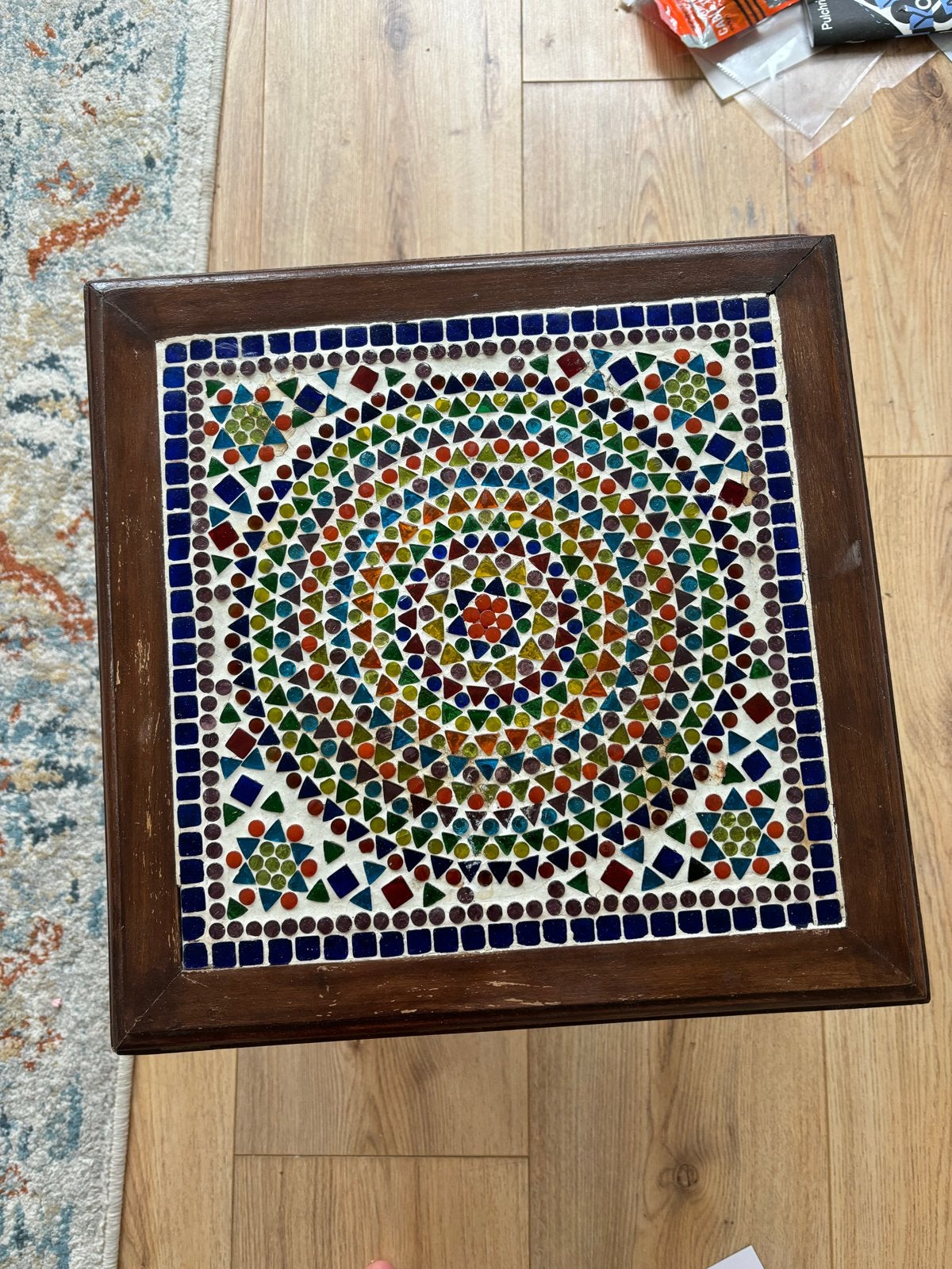 Bijzettafel met mozaïek blad, Huis en Inrichting, Tafels | Bijzettafels, 45 tot 60 cm, Minder dan 55 cm, Gebruikt, Vierkant