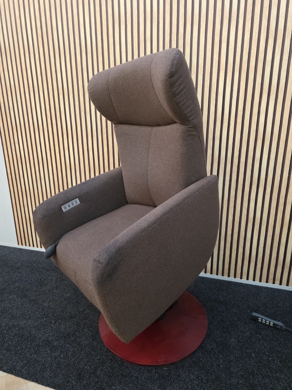 Prominent relaxfauteuil- Sta op functie - Medium, Ophalen of Verzenden, Zo goed als nieuw, Hout, 50 tot 75 cm
