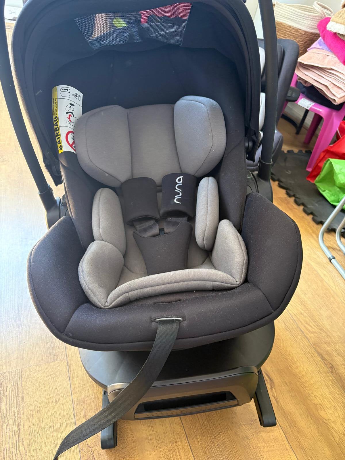 Te Koop Nuna Maxi Cosi incl base, Kinderen en Baby's, Autostoeltjes, Ophalen of Verzenden, Zo goed als nieuw, Isofix, 0 t/m 13 kg