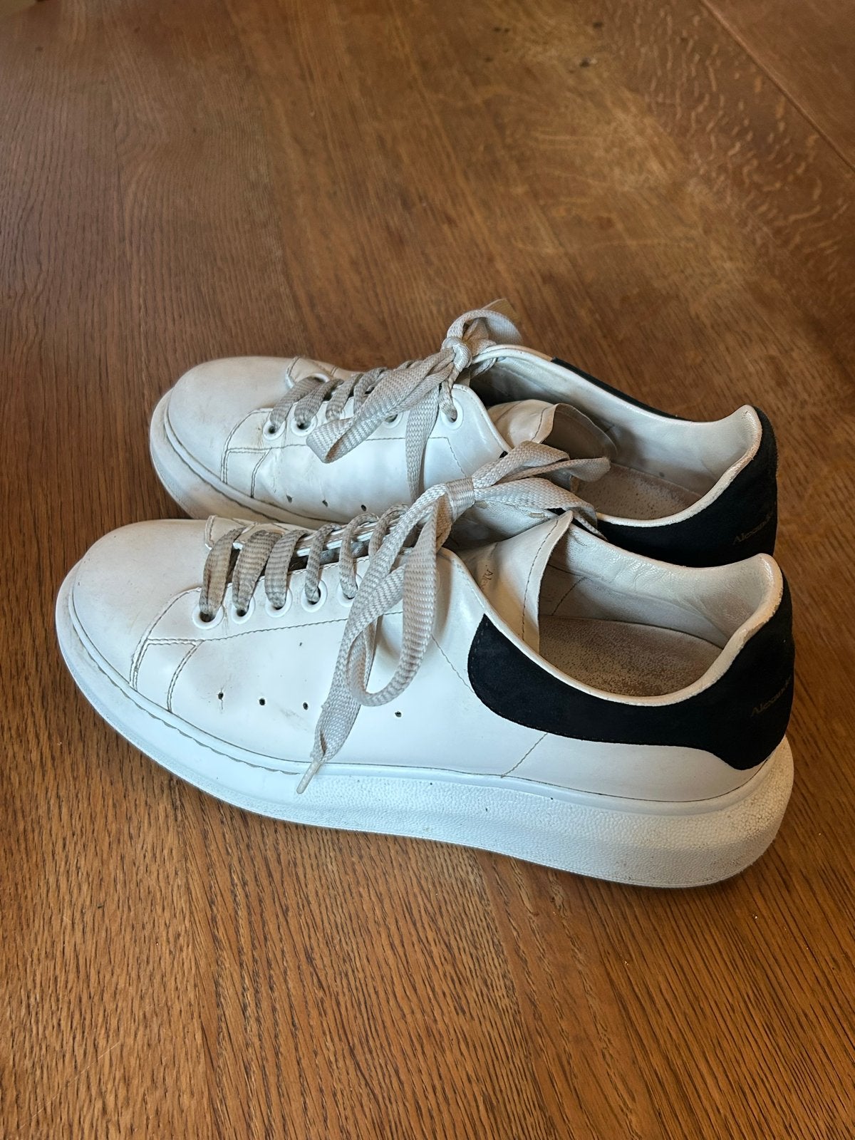 Alexander McQueen sneakers - Maat 39, Kleding | Dames, Schoenen, Ophalen of Verzenden, Gedragen, Wit, Sneakers of Gympen