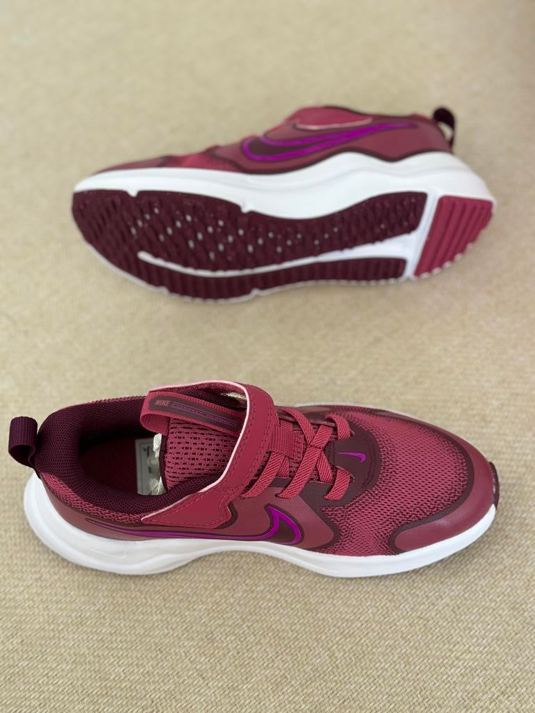 New Nike shoes size 30, Ophalen of Verzenden, Nieuw, Jongen of Meisje