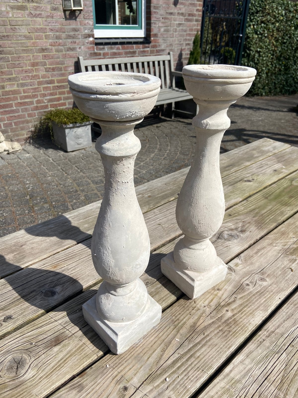 Brocante* twee hoge zware kaarsenstanders, Ophalen, Overige materialen, Gebruikt, 25 tot 50 cm