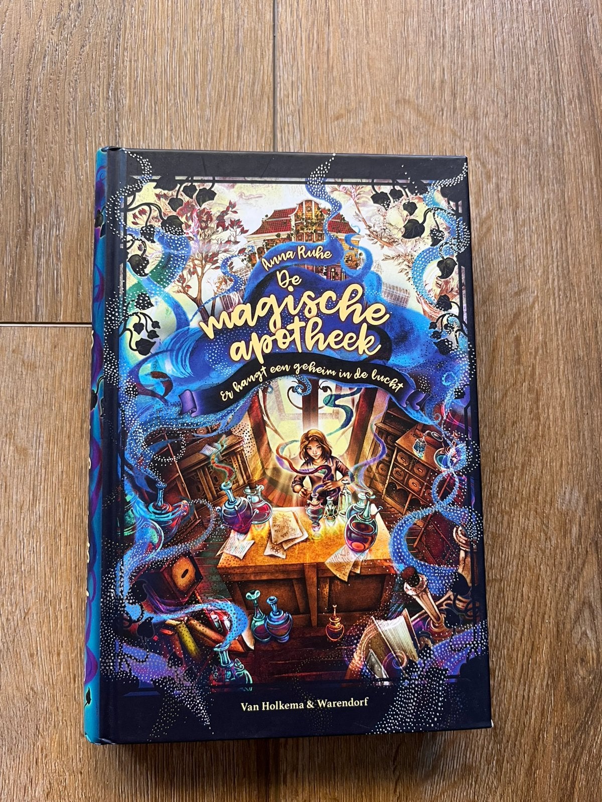 De magische apotheek - er hangt een geheim in de lucht, Ophalen of Verzenden, Zo goed als nieuw