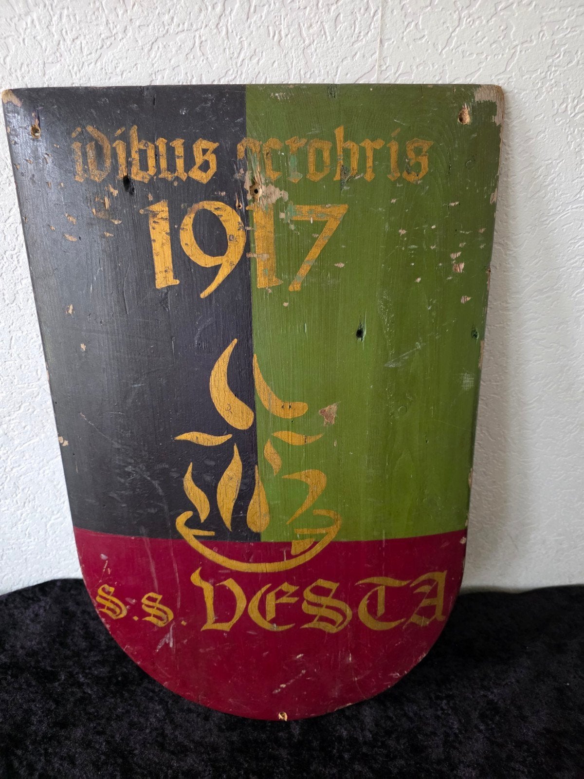 Oud wapenschild SS Vesta, Ophalen