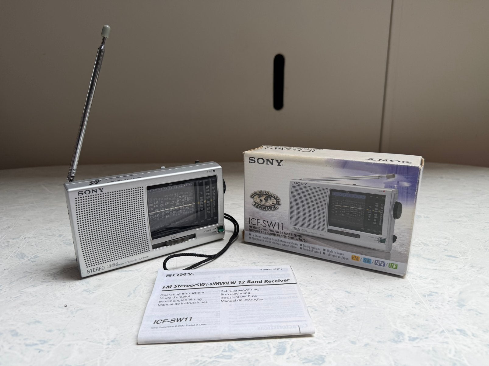 Sony ICF-SW11 12 band radio wereld ontvanger, Ophalen of Verzenden, Gebruikt, Wereldontvanger