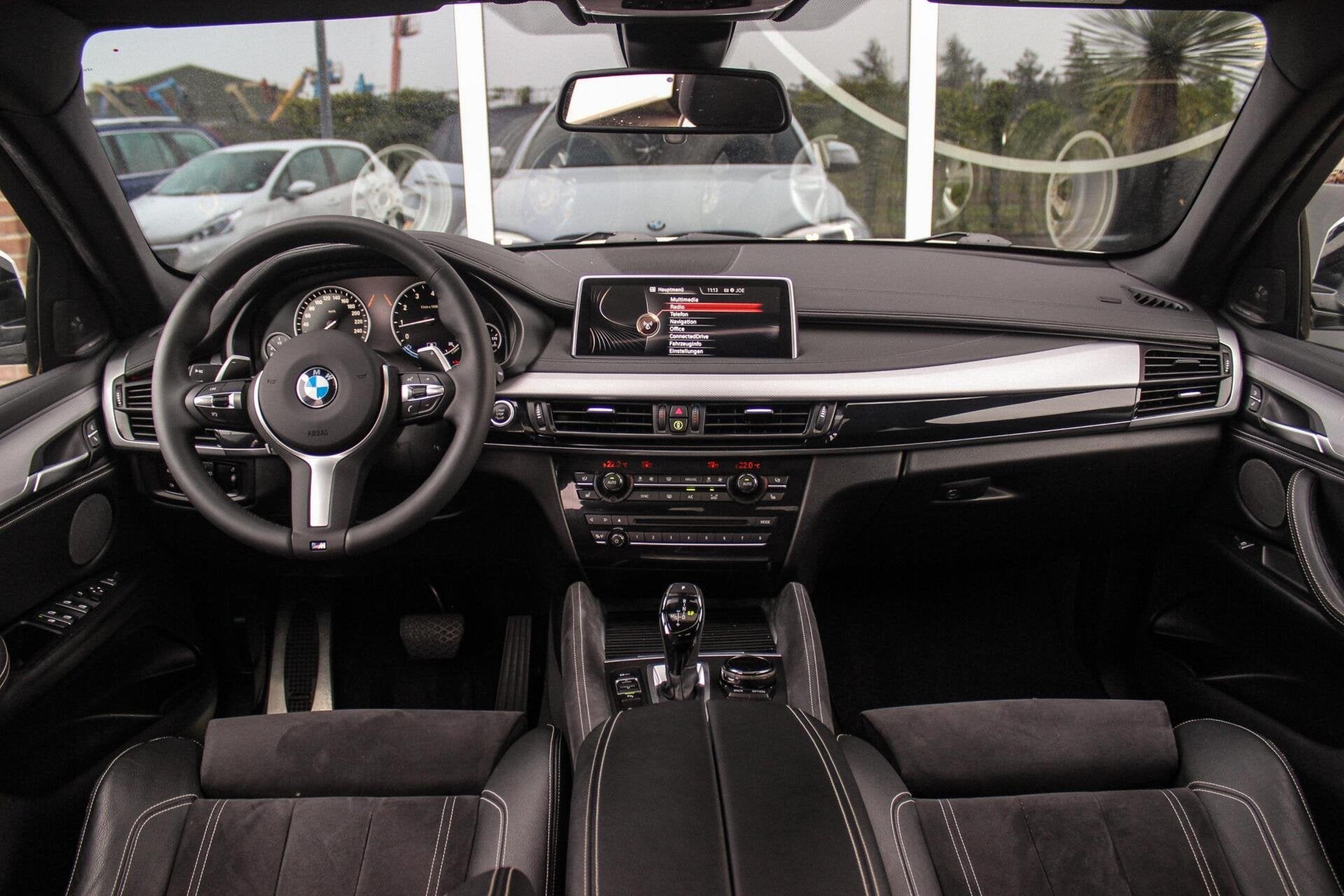 BMW X6 xDrive35i High Executive | M Sportpakket | Driving As, Auto's, Automaat, Gebruikt, 4 stoelen, Wit