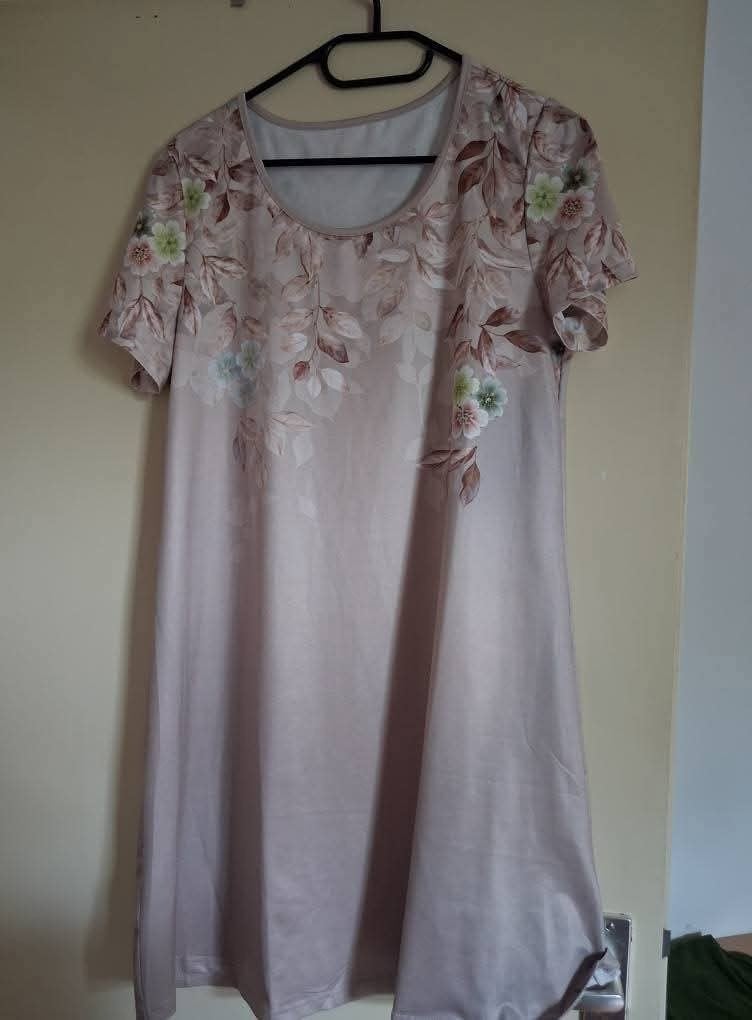 Leuke groene jurkjes met goud van Bonprix, Shein/Temu, Kleding | Dames, Jurken, Ophalen of Verzenden, Zo goed als nieuw, Groen