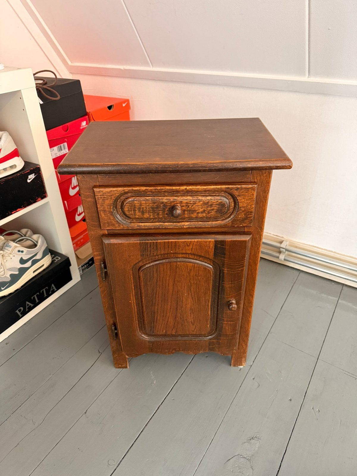 Leuk eikenhouten nachtkastje, Ophalen, Gebruikt, 55 tot 70 cm, 45 tot 65 cm