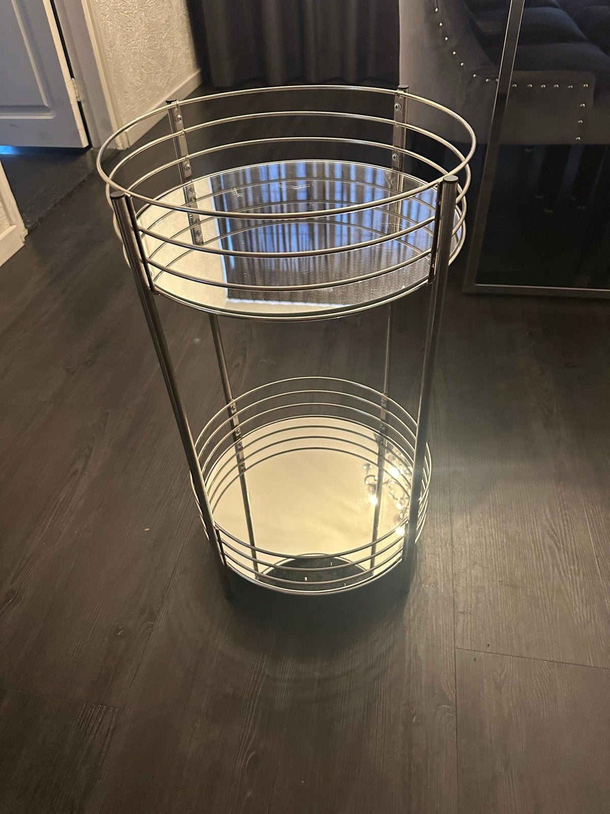 Moderne bijzettafel met spiegelbladen, Ophalen, Metaal of Aluminium, Rond, 55 tot 75 cm