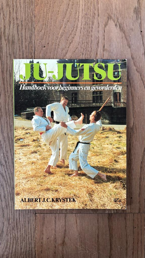 Jujutsu Handboek voor beginners en gevorderden/ martial arts, Ophalen of Verzenden, Gelezen, Vechtsport