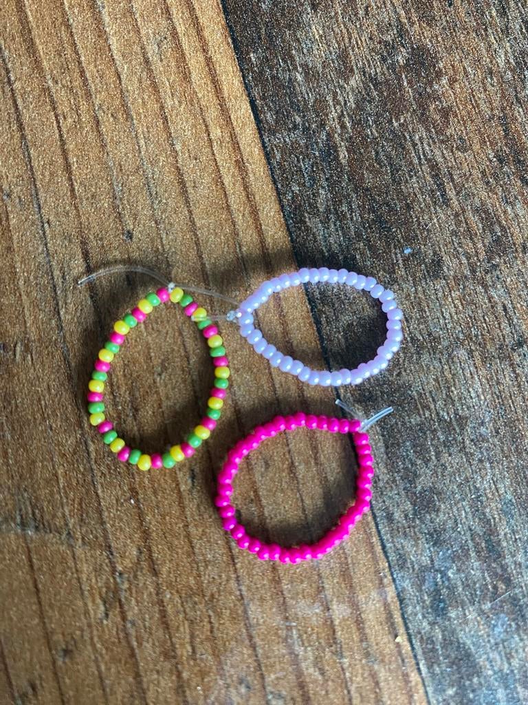 Set van 3 kleurrijke kralen ringen, Sieraden, Tassen en Uiterlijk, Ringen, Overige materialen, Overige kleuren, Nieuw, Ophalen of Verzenden