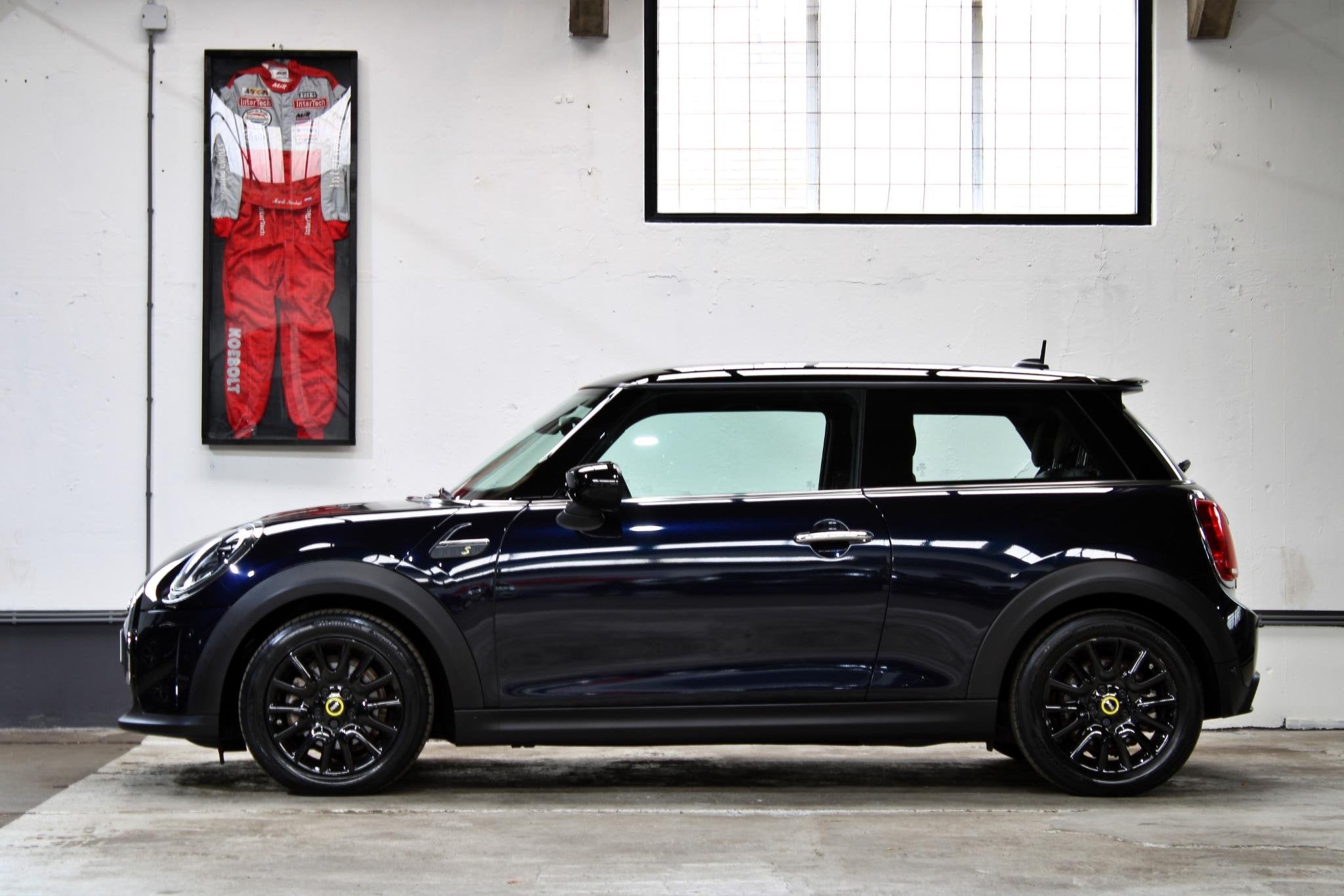 MINI Electric MINI Yours 33 kWh Classic | Apple Car Play | 9, Stof, Mini Electric, Origineel Nederlands, 184 pk