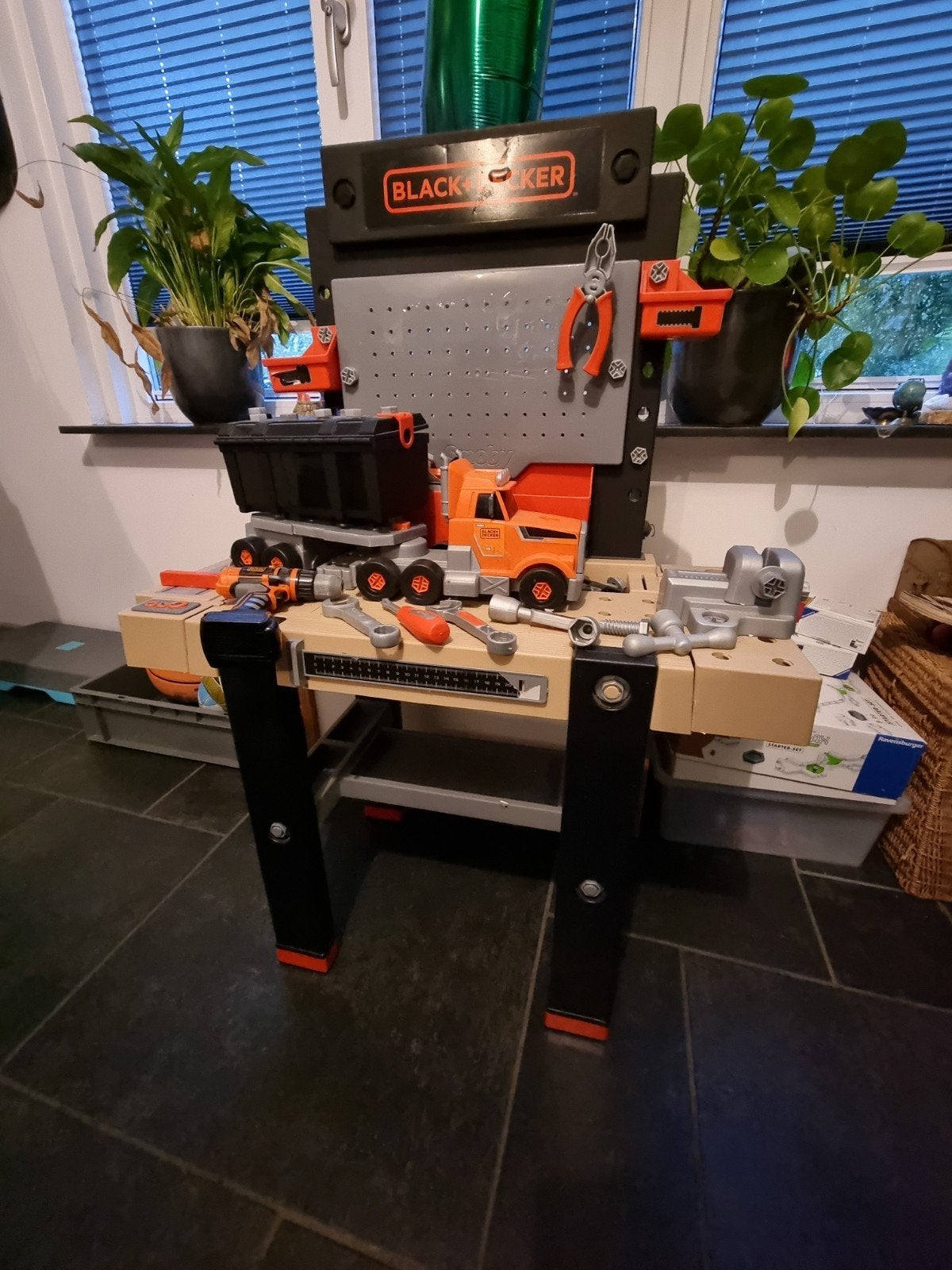 Black en Decker werkbank voor kinderen met vrachtauto, Ophalen, Gebruikt, Bouwen