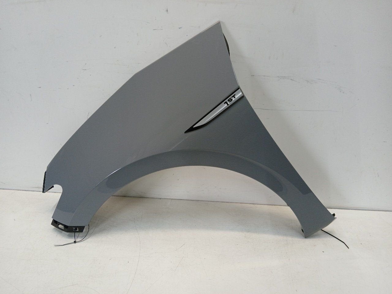 Spatbord links voor Volkswagen ID.3, Onderdelen@venauto.nl, Van der Ven Autorecycling B.V., Gebruikt, Ettenseweg 76, 4706 PB Roosendaal, The Netherlands